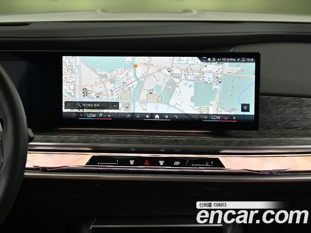BMW 7 Series (G70) 740i xDrive M Sport 2024 — фото 18