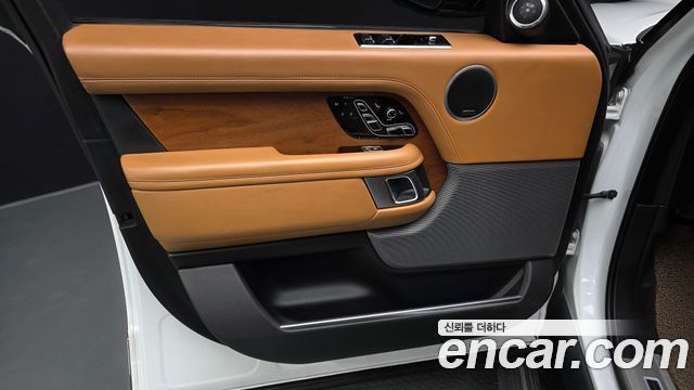 Land Rover Range Rover (IV) 4.4 SDV8 AB DIESEL 2019 — фото 24