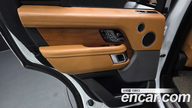 Land Rover Range Rover (IV) 4.4 SDV8 AB DIESEL 2019 — фото 25