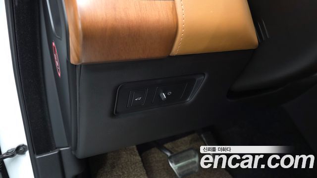 Land Rover Range Rover (IV) 4.4 SDV8 AB DIESEL 2019 — фото 31