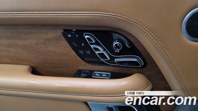 Land Rover Range Rover (IV) 4.4 SDV8 AB DIESEL 2019 — фото 38