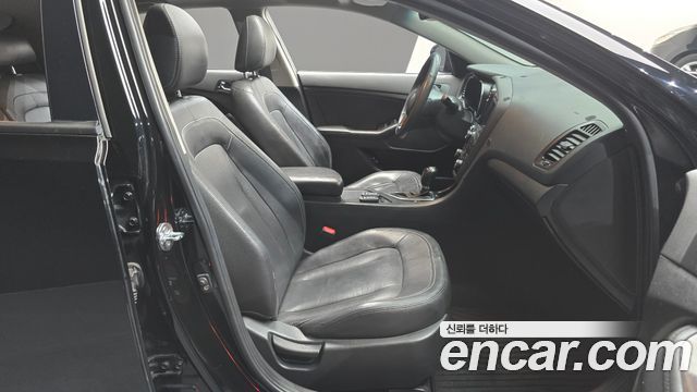 Kia K5 2.0 Prestige Standard 2011 — фото 11