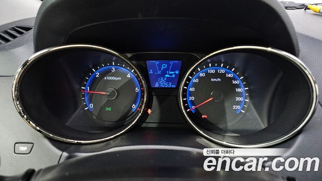 Hyundai Tucson ix Diesel 2WD X20 Luxury 2011 — фото 8