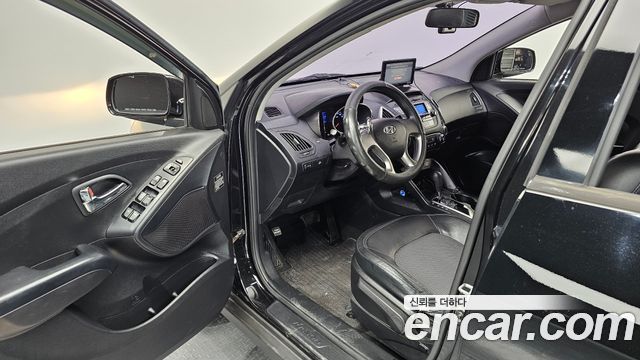 Hyundai Tucson ix Diesel 2WD X20 Luxury 2011 — фото 10