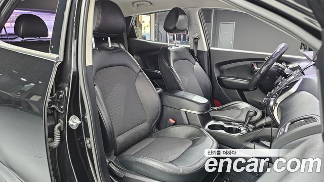Hyundai Tucson ix Diesel 2WD X20 Luxury 2011 — фото 11