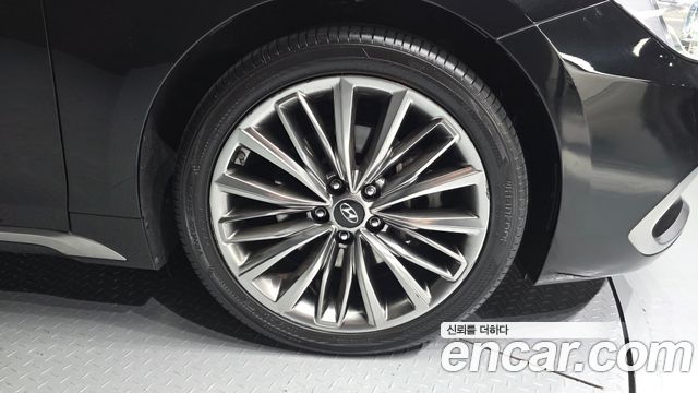 Hyundai Grandeur (IG) 3.0 Exclusive Special 2018 — фото 21