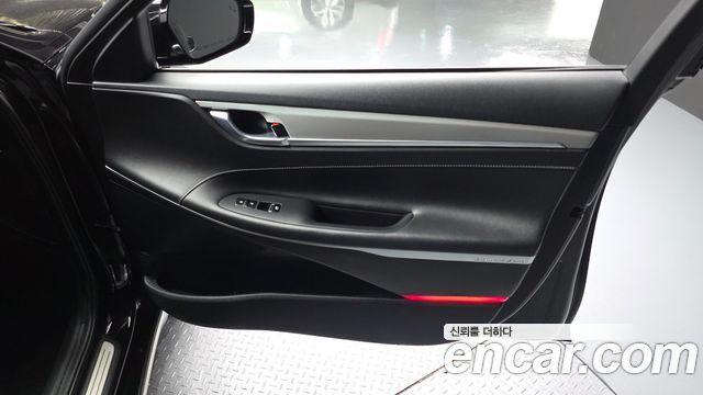 Hyundai Grandeur (IG) 3.0 Exclusive Special 2018 — фото 24