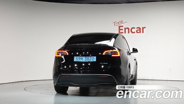 Tesla Model Y Long Range AWD 2022 — фото 4