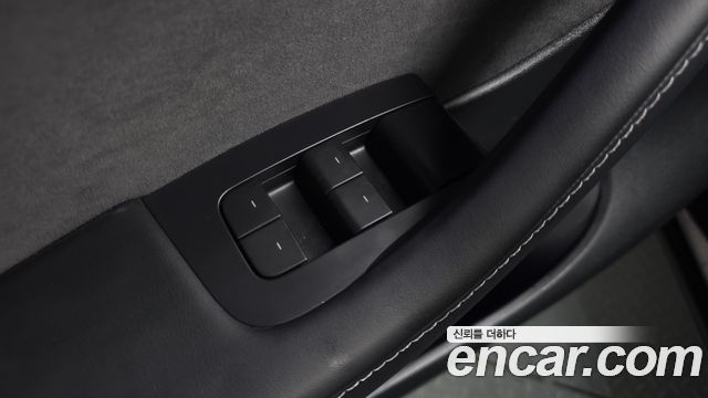 Tesla Model Y Long Range AWD 2022 — фото 33