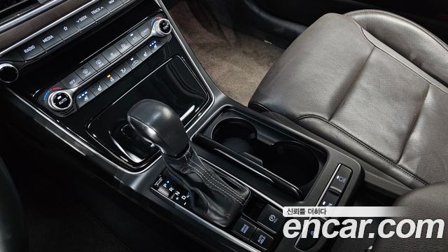Hyundai Grandeur (IG) 2.2 Diesel Premium Special 2017 — фото 9