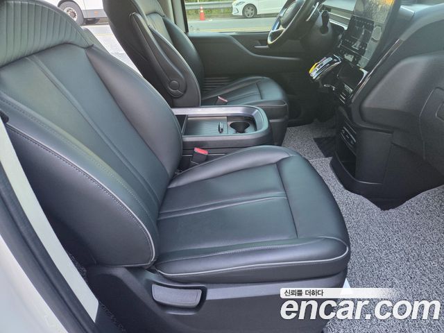 Hyundai Staria Lounge 9-Seater Prestige 2022 — фото 18