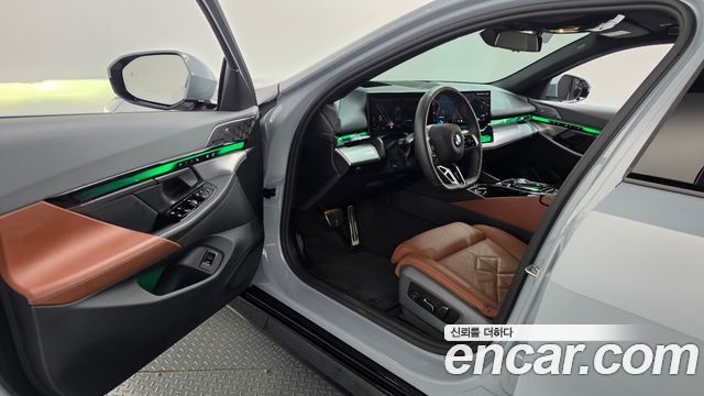 BMW 5 Series (G60) 530i xDrive M Sport Pro Special Edition 2026 — фото 10
