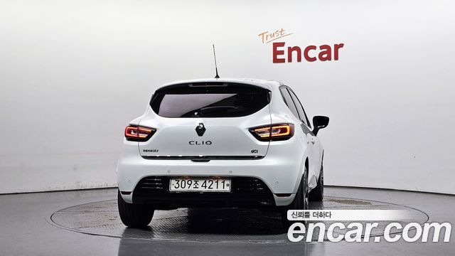 Renault Korea Clio Intens 2018 — фото 4