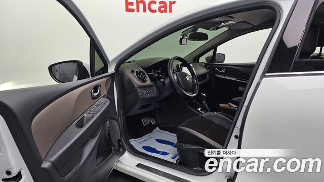 Renault Korea Clio Intens 2018 — фото 10