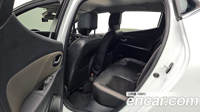Renault Korea Clio Intens 2018 — фото 11