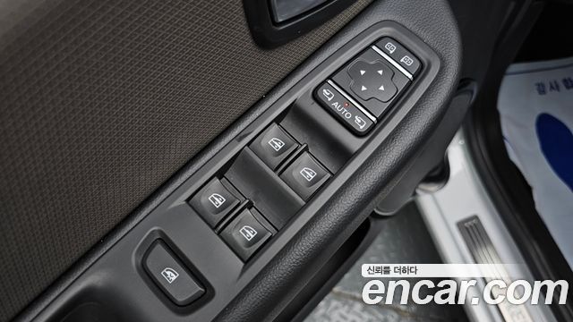 Renault Korea Clio Intens 2018 — фото 13