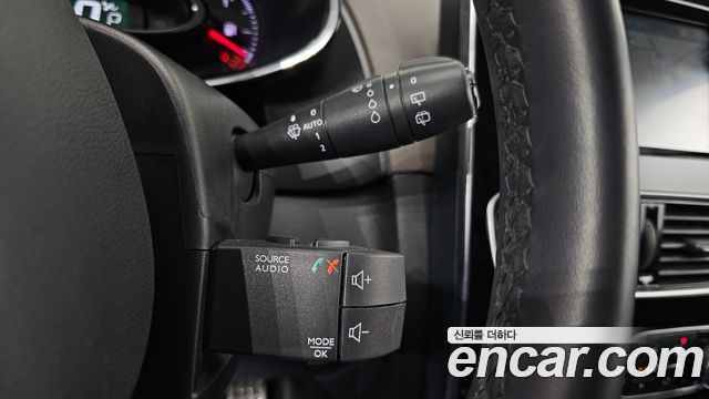 Renault Korea Clio Intens 2018 — фото 15