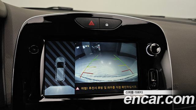 Renault Korea Clio Intens 2018 — фото 17