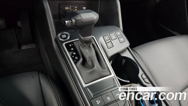 Kia Sportage (V) Gasoline 1.6 Turbo 2WD Prestige 2025 — фото 9