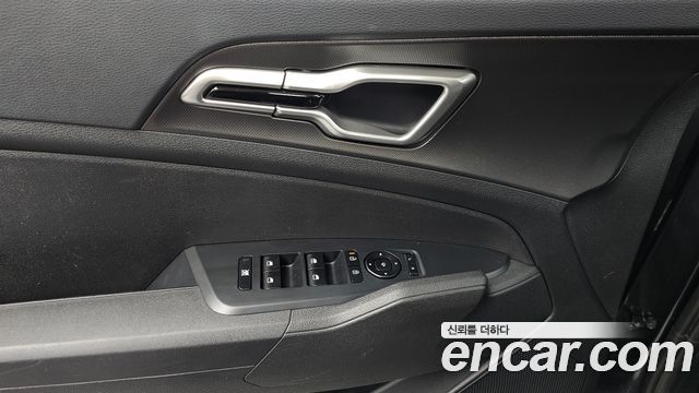 Kia Sportage (V) Gasoline 1.6 Turbo 2WD Prestige 2025 — фото 30