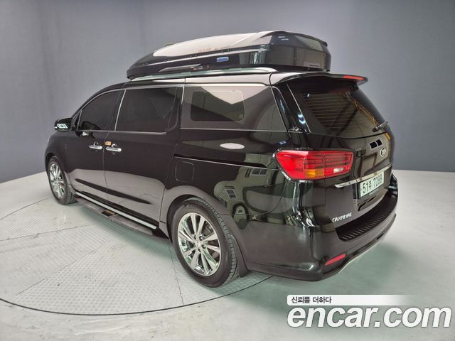 Kia Carnival 9-Seater Noblesse 2019 — фото 4
