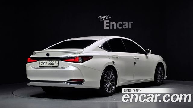 Lexus ES300h (VII) Luxury 2019 — фото 2