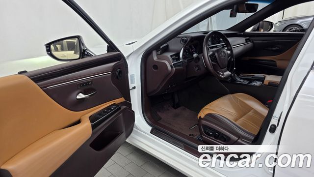 Lexus ES300h (VII) Luxury 2019 — фото 10