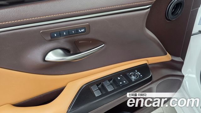 Lexus ES300h (VII) Luxury 2019 — фото 32