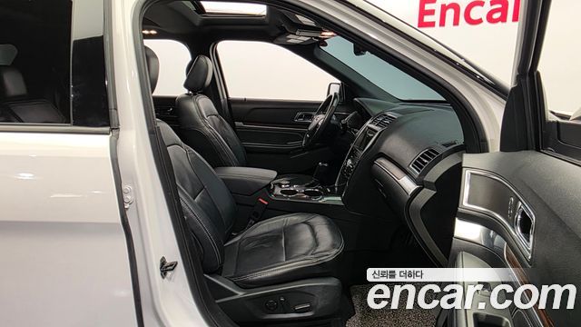 Ford Explorer 2.3 Limited 4WD 5th 2019 — фото 15