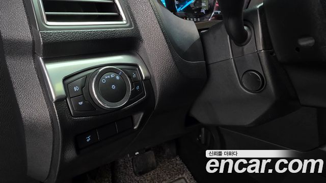 Ford Explorer 2.3 Limited 4WD 5th 2019 — фото 21