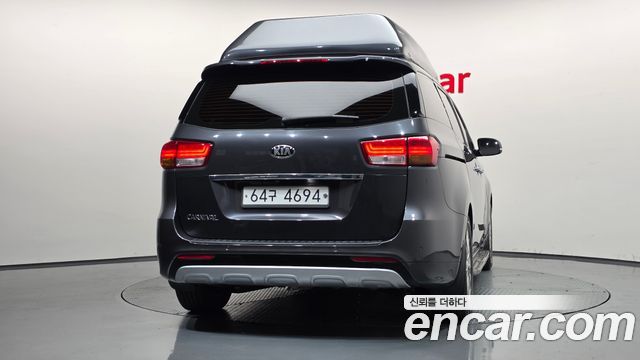 Kia Carnival 9-seater Prestige 2016 — фото 4
