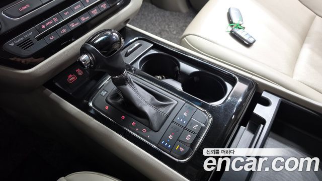 Kia Carnival 9-seater Prestige 2016 — фото 9