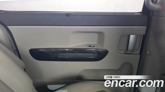 Kia Carnival 9-seater Prestige 2016 — фото 25