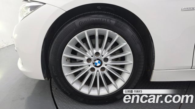 BMW 3 Series (F30) 320i Luxury 2016 — фото 5