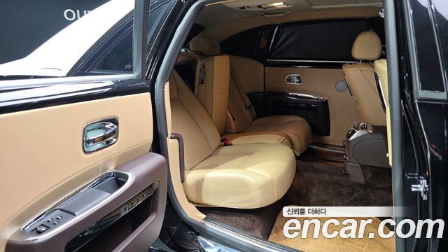 Rolls-Royce Ghost 6.6 EWB V12 2015 — фото 11