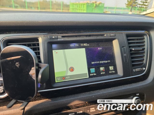 Kia Carnival 9-seater Hi-Limousine Prestige 2015 — фото 7