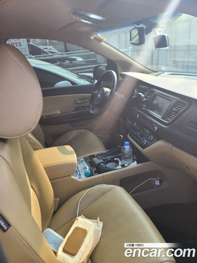 Kia Carnival 9-seater Hi-Limousine Prestige 2015 — фото 12
