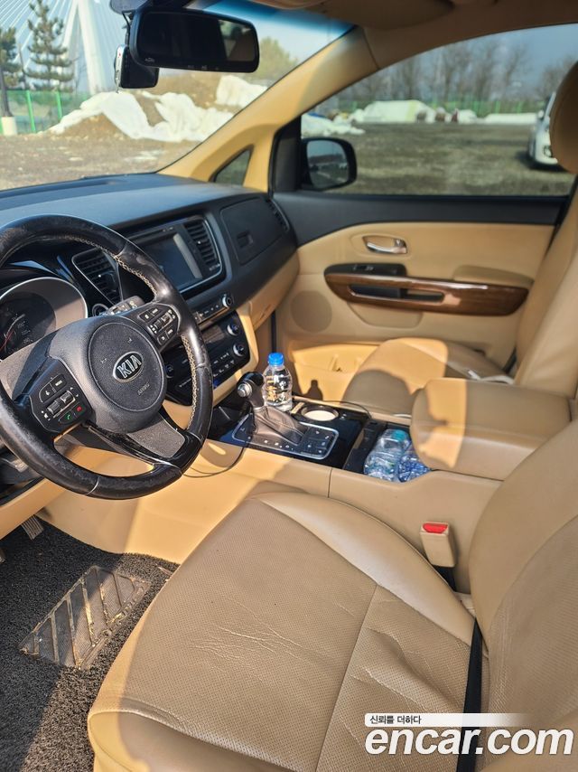 Kia Carnival 9-seater Hi-Limousine Prestige 2015 — фото 16