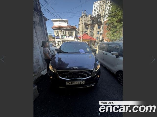 Kia Carnival 9-Seater Prstige