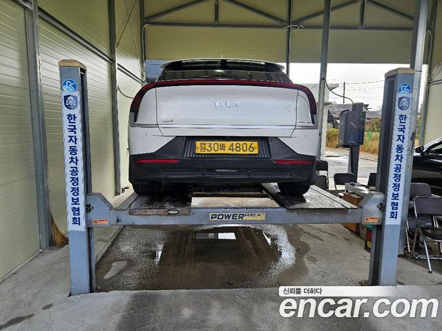 Kia EV6 Long Range 4WD Air 2023 — фото 2