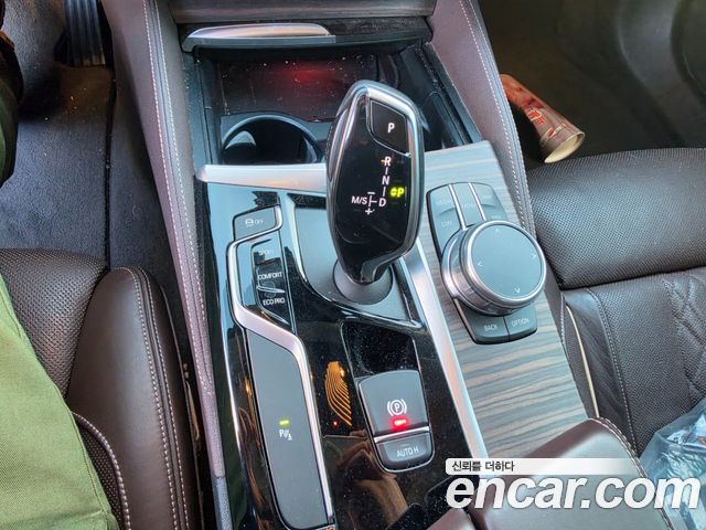 BMW 5 Series (G30) 520d xDrive Luxury Plus 2018 — фото 15