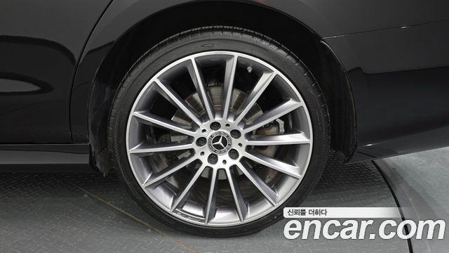 Mercedes-Benz E-Class (W213) E350 4MATIC AMG Line 2022 — фото 27