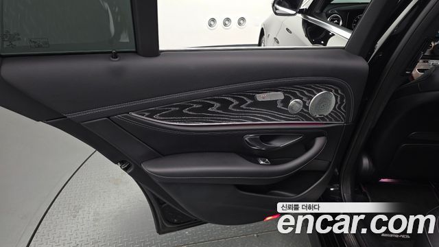 Mercedes-Benz E-Class (W213) E350 4MATIC AMG Line 2022 — фото 31