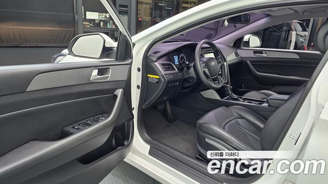 Hyundai Sonata (LF) 2.0 Style Special 2016 — фото 10
