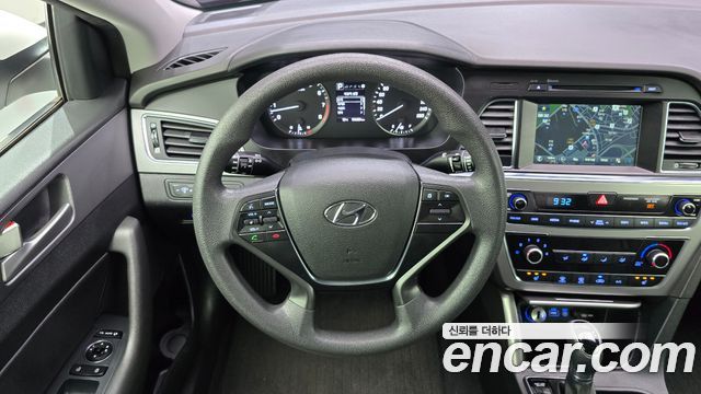 Hyundai Sonata (LF) 2.0 Style Special 2016 — фото 13