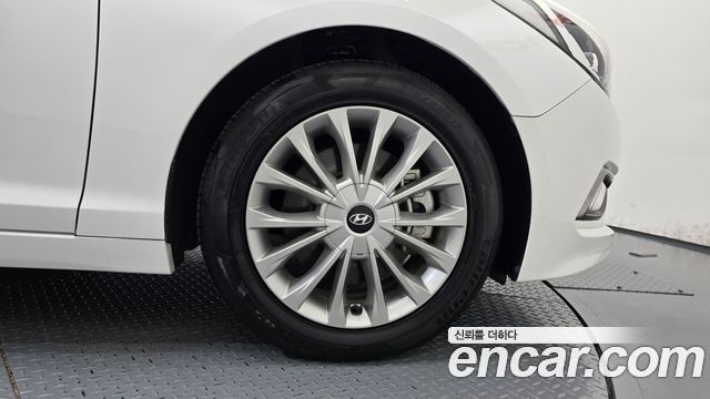 Hyundai Sonata (LF) 2.0 Style Special 2016 — фото 21