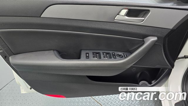 Hyundai Sonata (LF) 2.0 Style Special 2016 — фото 24