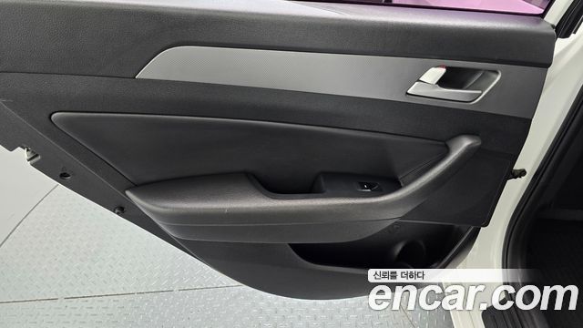 Hyundai Sonata (LF) 2.0 Style Special 2016 — фото 25