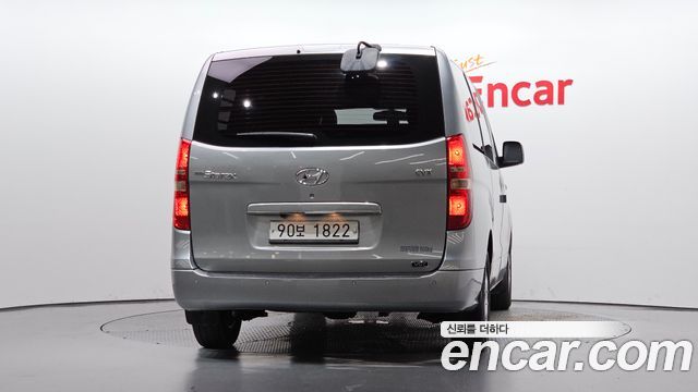 Hyundai Grand Starex 5-Seater VAN CVX Luxury 2014 — фото 4