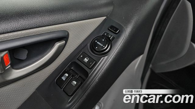 Hyundai Grand Starex 5-Seater VAN CVX Luxury 2014 — фото 15